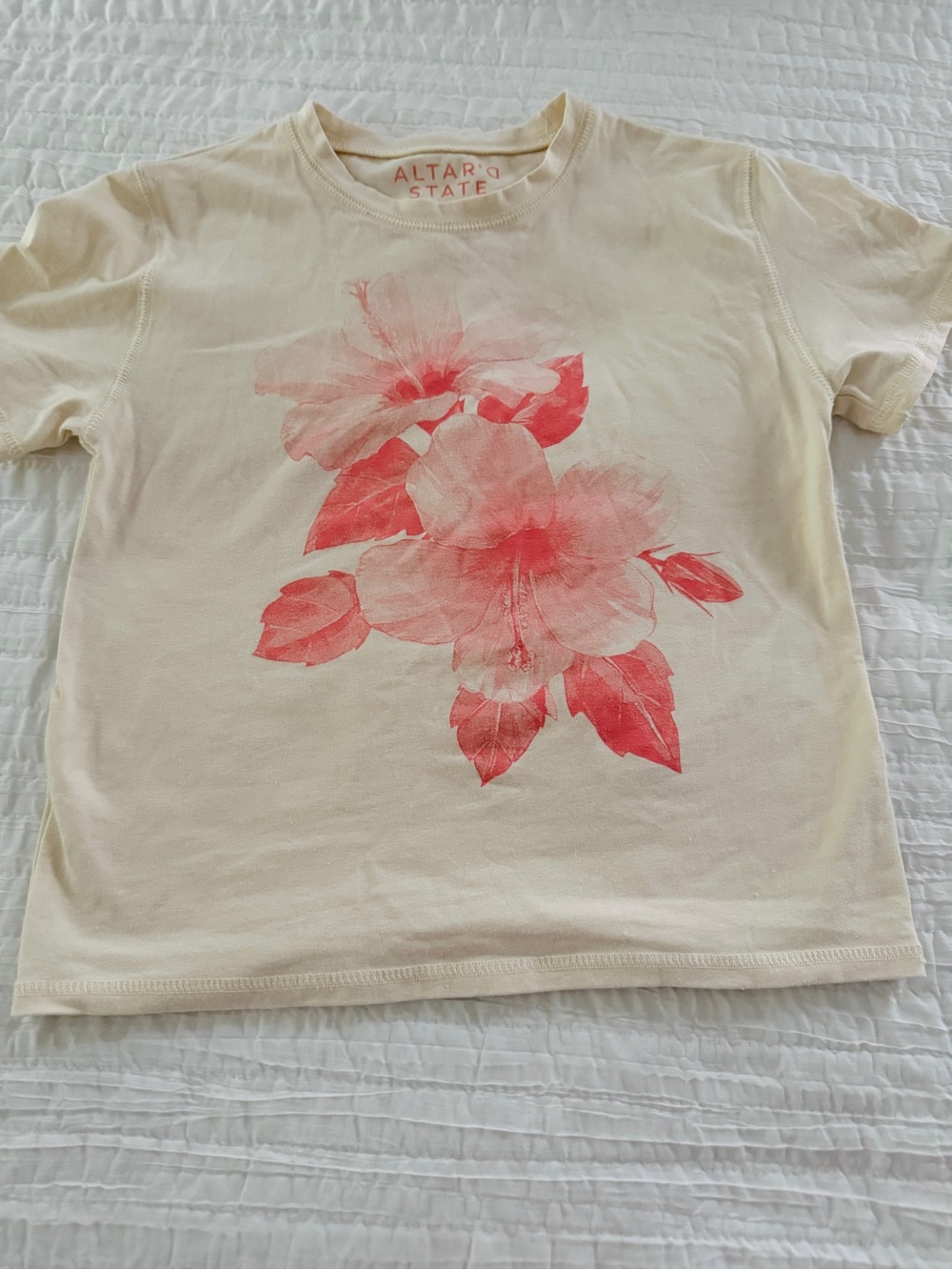 Altar'd State Cream Tee with Coral Pink Floral Graphic ( XL)